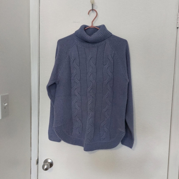 Suzy Shier Sweaters - Suzy Sheir turtle neck sweater